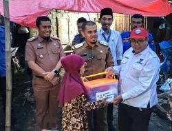 Wabup Ahlul Badrito Resha Kunjungi dan Bantu Korban Kebakaran