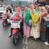 Fatayat NU Solok Selatan Bagikan Ratusan Paket Takjil
