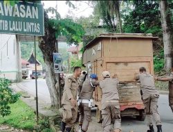 Pedagang di Lapangan Segitiga Sawahlunto Ditertibkan