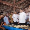 Pastikan Harga Stabil, Bupati dan Wakil Bupati Tinjau Pasar Tradisional Padang Aro