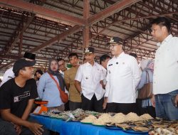 Pastikan Harga Stabil, Bupati dan Wakil Bupati Tinjau Pasar Tradisional Padang Aro