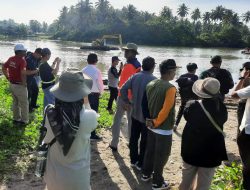 Dipimpin Bupati Padangpariaman JKA, Goro Akbar Bersihkan Batang Ulakan