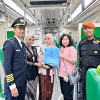 KAI Divre II Sumbar Rayakan Hari Kartini dengan Bagi-Bagi Souvenir dan Kebaya di Stasiun