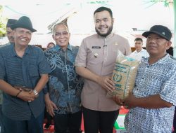 Serahkan Benih Unggul, Wali Kota Padang: Bantuan Semen Padang Perkuat Ketahanan Pangan