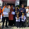 Pemenang Lomba Olahraga Tradisional Terima Hadiah dari Walikota Pariaman