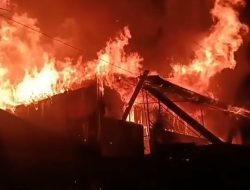 Kebakaran Hanguskan Kos-kosan Berlantai Dua di Kota Padang, Kerugian Capai 700 Juta