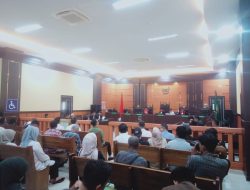 Kabag Ops Polres Solsel Jalani Sidang Perdana di Pengadilan Negeri Kelas IA Padang