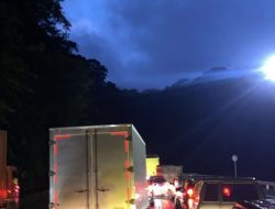 Tumpahan Oli Truk, Sebabkan Kemacetan Panjang di Silaiang hingga Berjam-jam