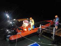 Kapal Mati Mesin, 7 Pemancing Terombang-ambing di Perairan Pulau Air 
