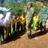 Dikunjungi Personil Satgas TMMD, Murid TK Permata Bunda Senang