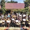 Serahkan Puluhan Piala, PT. RPSM Salurkan CSR ke SDN 26 Kinali