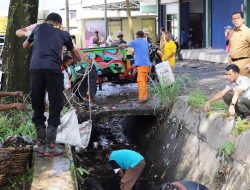 Antisipasi Luapan Air, Saluran Drainase di Bukitsurungan Dibersihkan