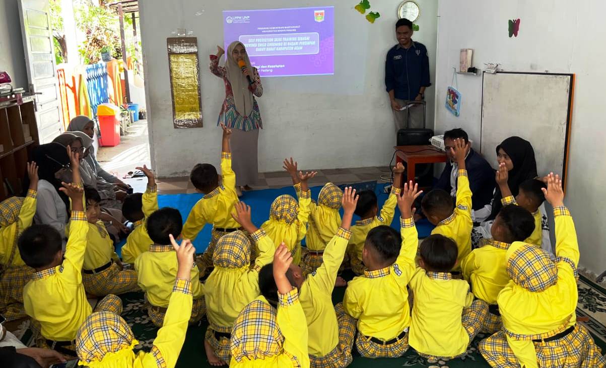 Kegiatan Edukasi Child Grooming Departemen Psikologi Universitas Negeri Padang di Nagari Persiapan Gadut, Rabu (23/07/2025)