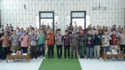 Wakil Bupati Solok Selatan H Yulian Efi, Sekretaris Daerah Dr H Syamsurizaldi, S.IP SE, MM, Staf Ahli Bupati Dr H Novirman SKM, MM bersama OPD.