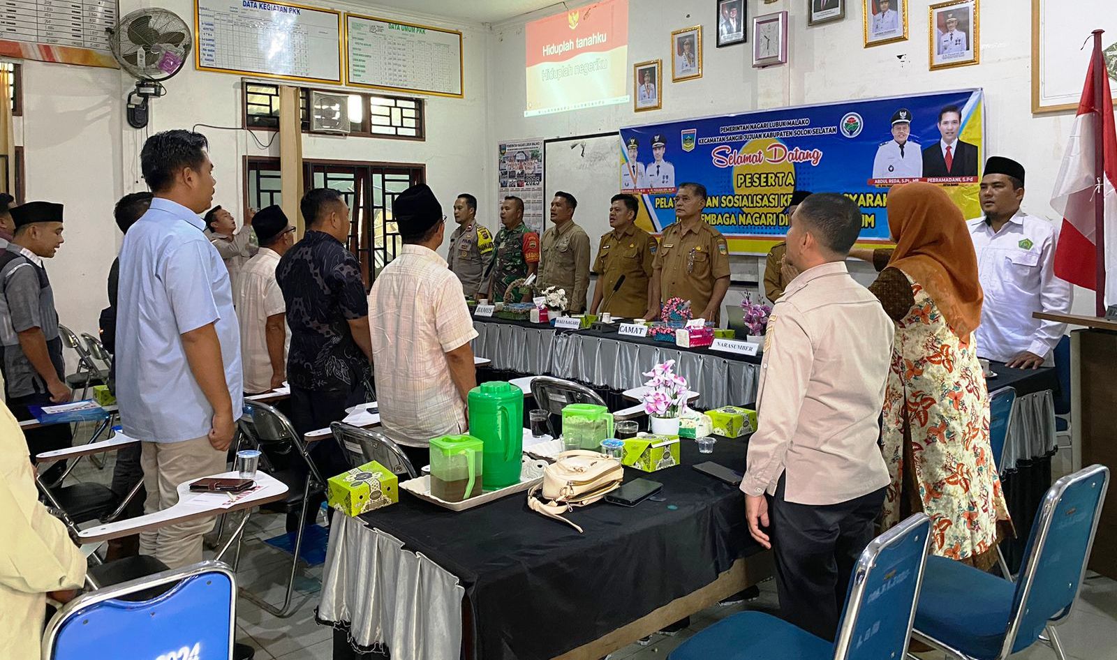 Wali Nagari Lubuk Malako Abdul Reda, S.Pt,M.P bersama para Pemateri,dan Peserta Sosialisasi dan Pelatihan Hukum.