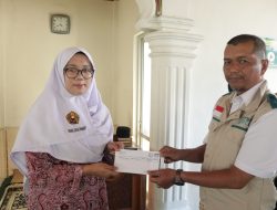 Hadir untuk Rakyat, PLN Berikan Beasiswa Pada Siswa Berprestasi di Bukittinggi