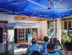 Direktur Retail dan Niaga PLN Hadir Serahkan Bantuan YBM untuk Rehabilitasi Rumah Keluarga Pensiunan di Padang Pariaman