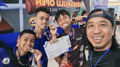 Atlit Muaythai Siswa SMA 1 Lubuk Alung Aditya Hendrian Raih Medali Emas di Walikota Cup Bengkulu