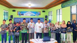Kepala Kemenag Solok Selatan Fitriyoni, SH., MH, Kasubag TU Syafra Haradi beserta Yatim dan Difabel