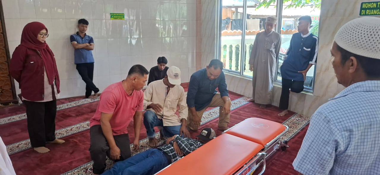 Pelatihan BHD oleh PKM UNP bagi Pemuda Muhammadiyah Cabang Bungus