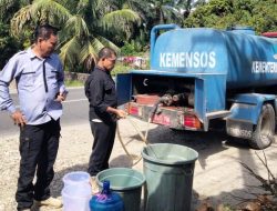 Bantu Masyarakat Kekeringan, PT. Anam Koto Salurkan Air Bersih