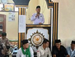 Masyarakat Tanjung Harapan Lestarikan Tradisi Mambadaan Masjid