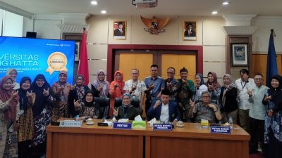 Kepala LLDikti Wilayah X Afdalisma, Rektor UBH, Prof. Dr. Diana Kartika, Ketua Badan Pembina Yayasan Pendidikan Bung Hatta, Prof. Ganefri, Ph.D, Ketua Badan Pengurus Yayasan Pendidikan Bung Hatta, Prof. Dr. Nizwardi Jalinus, M.Ed, bersama civitas akademik UBH.