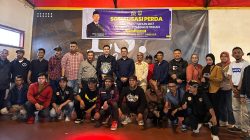 Wakil Ketua DPRD Sumbar Erick Hamdani, SE Dt. Ambasa bersama Ketua DPRD Padangpanjang Imbral, SE dan wartawan usai Sosialisasi Perda Nomor 7 Tahun 2017, Minggu (24/08/2025).