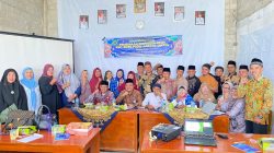 Kepala Kemenag Solok Selatan Fitriyoni, SH., MH bersama Pengurus BKMT Solok Selatan