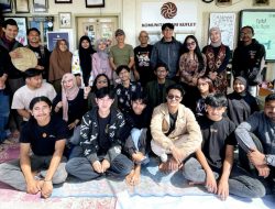 Peserta Residensi BBM Seni Sastra Kunjungi Komunitas Kuflet