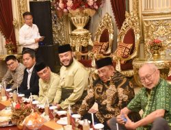 Menteri Ekonomi Kreatif ikut Makan Bajamba di Hari Jadi Kota Padang ke 356