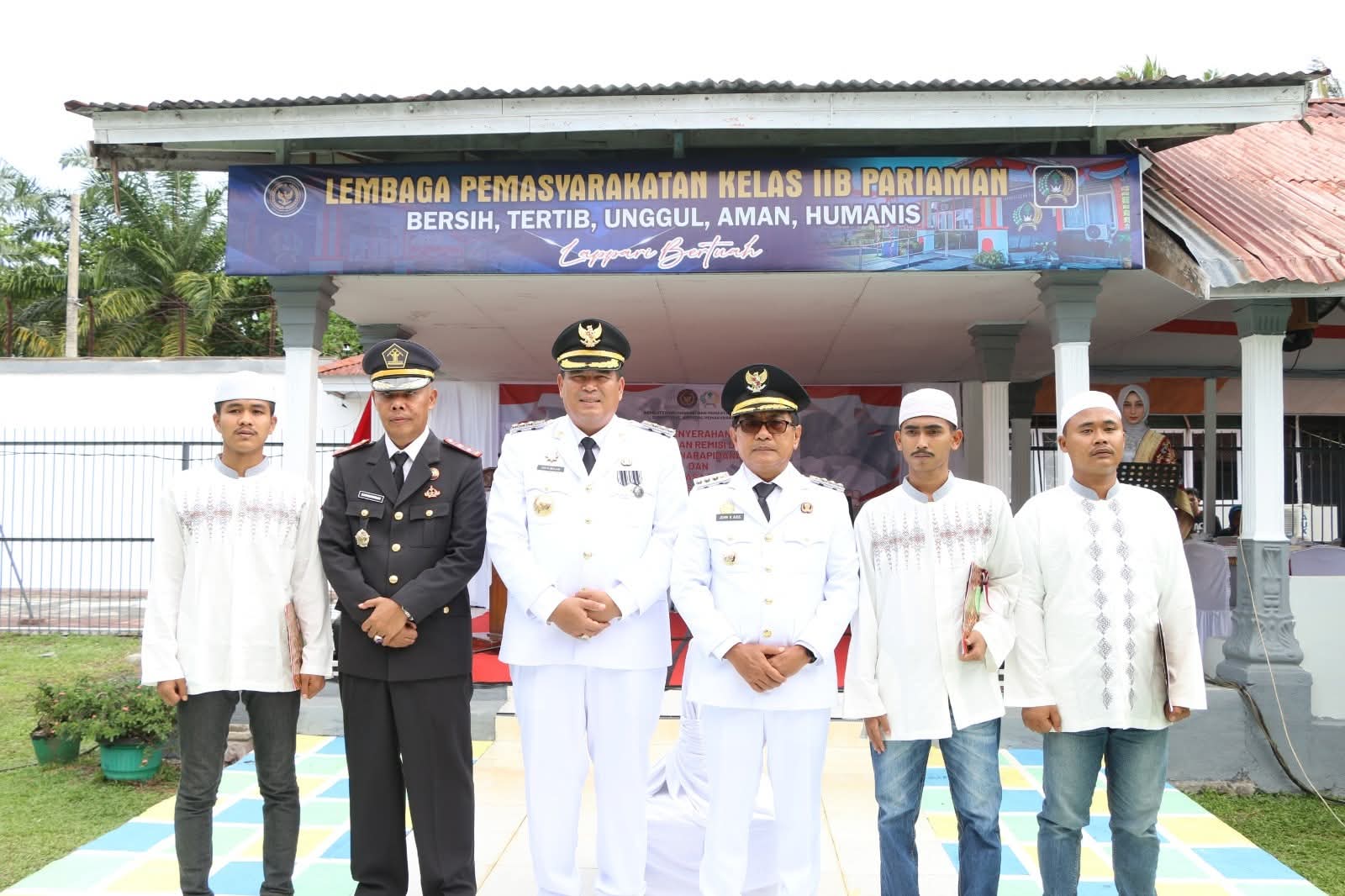 Kalapas Kelas IIB Pariaman Syahduriman bersama Wali Kota Pariaman dan Bupati Padangpariaman.