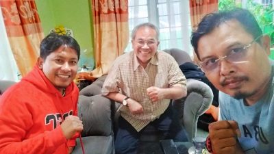 Silaturahmi di Tengah Hujan, Dr Aqua Dwipayana dan Hamdanus Bahas Masa Depan KONI dan Olahraga Sumbar