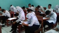 Foto Ilustrasi Siswa SMP