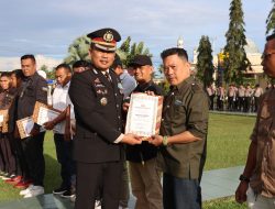 Wartawan Harian Umum Rakyat Sumbar Terima Penghargaan dari Kapolres Pasaman Barat