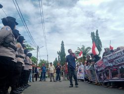 Gelar Aksi, Ratusan Warga Kapalo Hilalang Datangi DPRD Padangpariaman