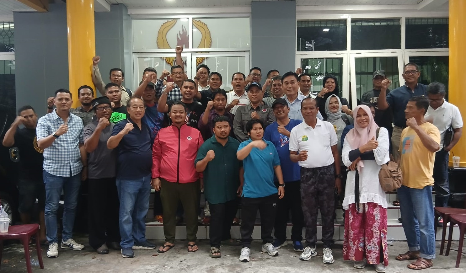 Calon Ketua Umum KONI Sumbar Hamdanus usai mendaftar ke TPP KONI Sumbar, Minggu (28/09/2025).