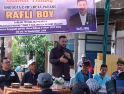 Fadly Amran Beri Apresiasi Anggota DPRD Padang Rafli Boy saat Reses di Parak Karakah 