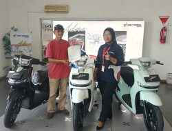 Amazing! Skuter Listrik Indomobil Adora Raih Penghargaan Motor Terbaik 2025