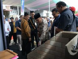 PT Semen Padang Salurkan Bantuan Bedah Rumah untuk Keluarga Berisiko Stunting di Padang