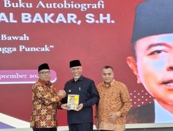 Buku Biografi Zainal Bakar yang Ditulis Firdaus Abie Diluncurkan