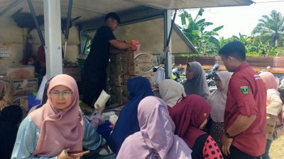 Ratusan Warga Pesisir Selatan Antusias Belanja Kebutuhan Pokok di GPM dan Pasar Murah