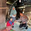 Kapolres Solok Selatan Bantu Lansia di Pauh Duo