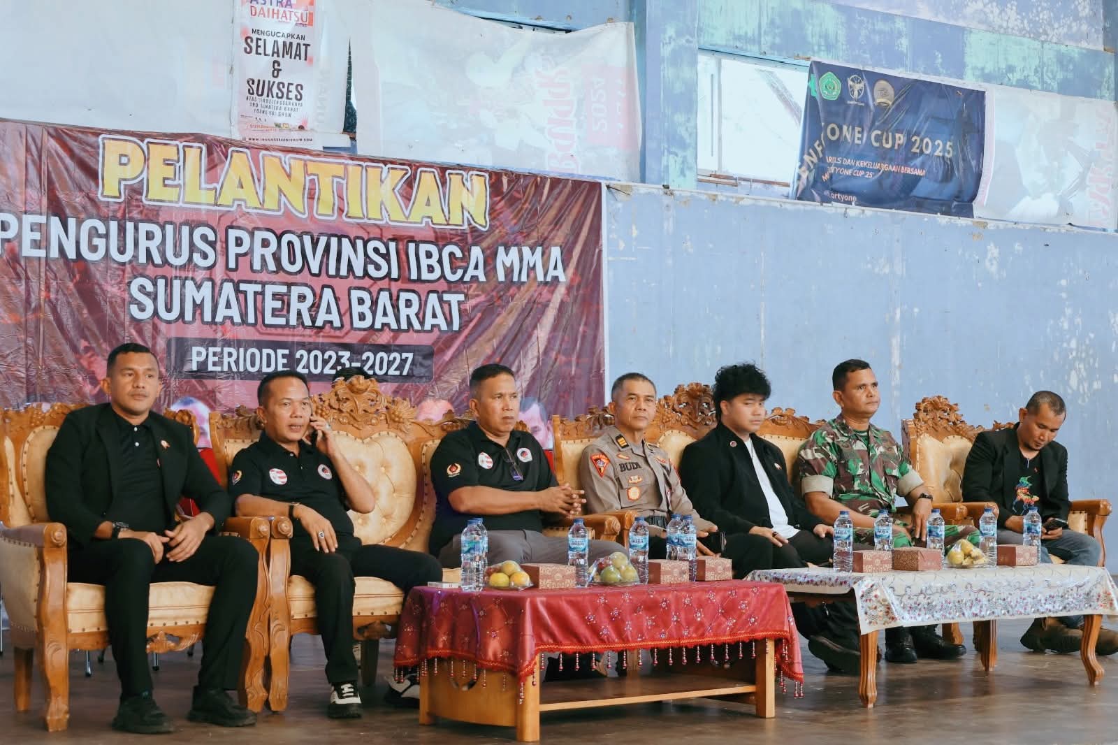 Wakil Wali Kota Pariaman Mulyadi didampingi Ketua KONI Pariaman saat hadir di pembukaan Kejurda ICBA MMA tingkat Sumbar.