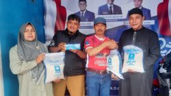 Ketua DPD PAN Kota Padangpanjang Mardiansyah, S.Kom menerima bantuan 1 ton beras dari DPW PAN Sumbar