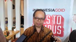 Direktur Informasi Publik, Direktorat Jenderal Komunikasi Publik dan Media Komdigi, Nursodik Gunarjo Indonesia.go.id Goes to Campus di salah satu kafe di tepian Batang Arau, Padang, Selasa (30/09/2025).