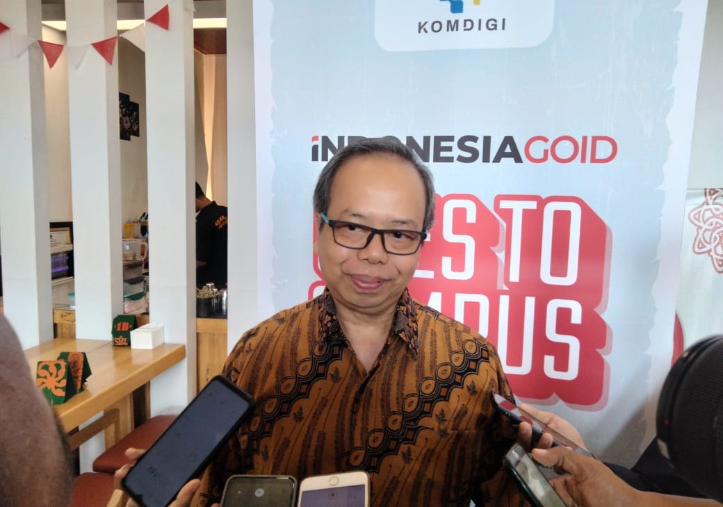 Direktur Informasi Publik, Direktorat Jenderal Komunikasi Publik dan Media Komdigi, Nursodik Gunarjo Indonesia.go.id Goes to Campus di salah satu kafe di tepian Batang Arau, Padang, Selasa (30/09/2025).