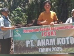 PT. Anam Koto Salurkan 100 Dumtruck Jangkos ke Petani