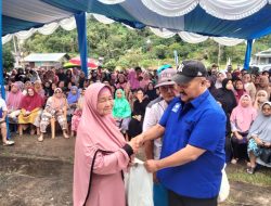 Amril Amin Salurkan 3.500 Sembako di Mata Air