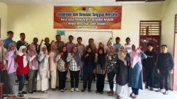  Tim BPBD Solok Selatan foto bersama dengan warga Belajar usai Sosialisasi Kebencanaan.